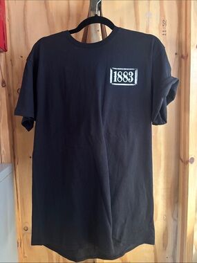 Men's Black Short-Sleeve '1883' Graphic Tee